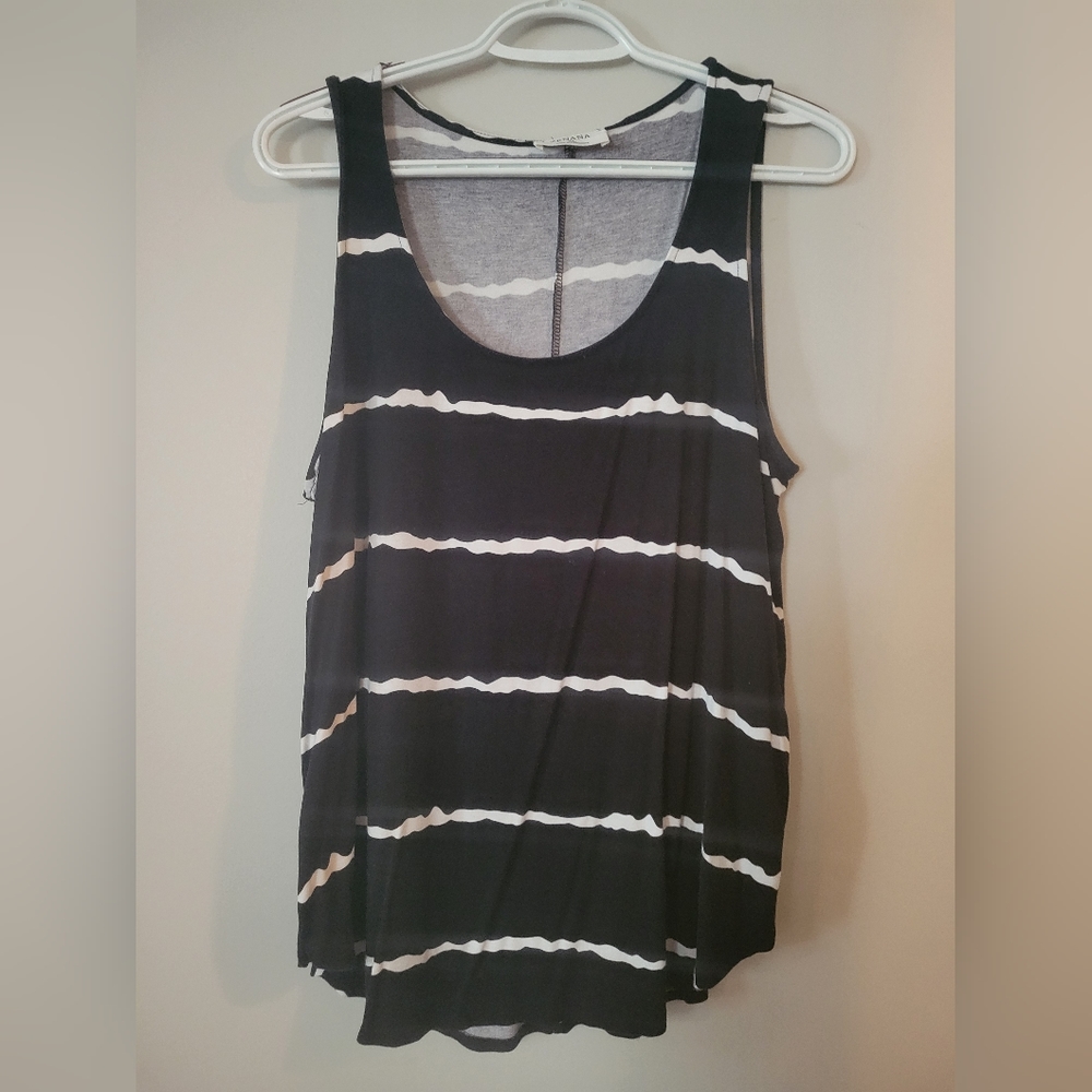 Zenana Black and white tank